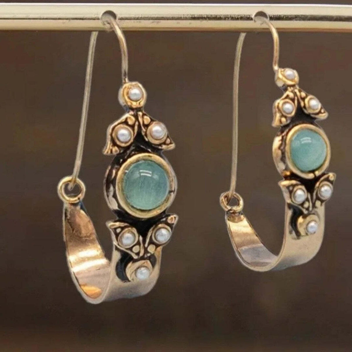Κλασικά Ασημί Σκουλαρίκια Κρίκοι με Μέντα Cabochon Πέρλα