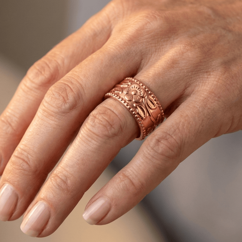 ΑΝΟΙΧΤΟ ΔΑΧΤΥΛΙΔΙ ROSE GOLD ΜΕ ΠΕΡΙΤΕΧΝΟ ΣΚΑΛΙΣΤΟ ΣΧΕΔΙΟ - (ΡΥΘΜΙΖΟΜΕΝΟ)