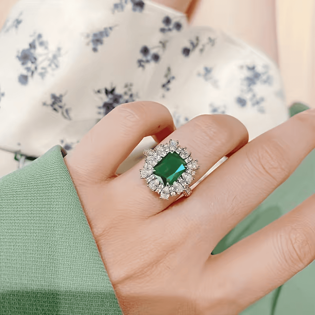 Δαχτυλίδι Imperial Emerald Halo
